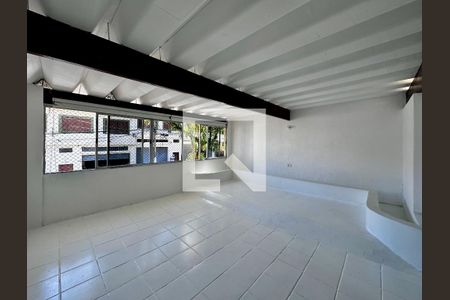 Varanda de casa à venda com 4 quartos, 230m² em Jardim Aeroporto, São Paulo