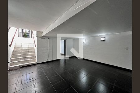 Garagem de casa à venda com 4 quartos, 230m² em Jardim Aeroporto, São Paulo