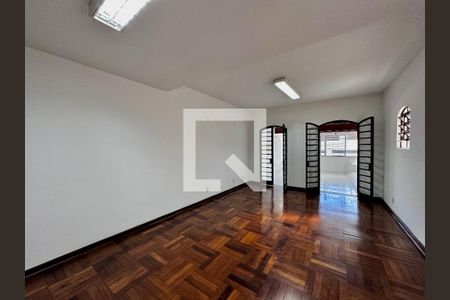 Sala de casa à venda com 4 quartos, 230m² em Jardim Aeroporto, São Paulo