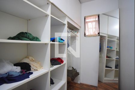 Closet da Suíte - Segundo Andar de casa à venda com 3 quartos, 200m² em Jardim São Pedro, Porto Alegre