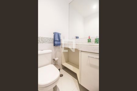 Banheiro da Suíte 2 de apartamento à venda com 3 quartos, 232m² em Alphaville Industrial, Barueri