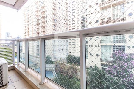 Varanda Suíte 1 de apartamento à venda com 3 quartos, 232m² em Alphaville Industrial, Barueri