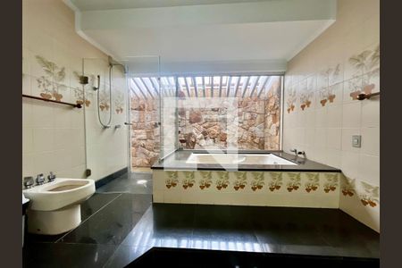 Banheiro da Suíte 6 de casa para alugar com 5 quartos, 500m² em Parque Taquaral, Campinas