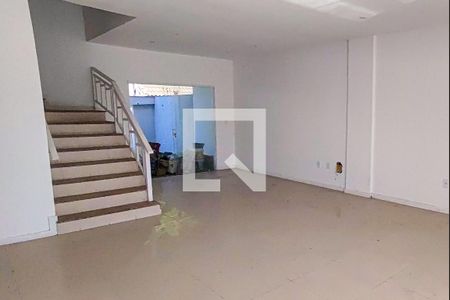 Sala de casa de condomínio à venda com 3 quartos, 198m² em Anil, Rio de Janeiro