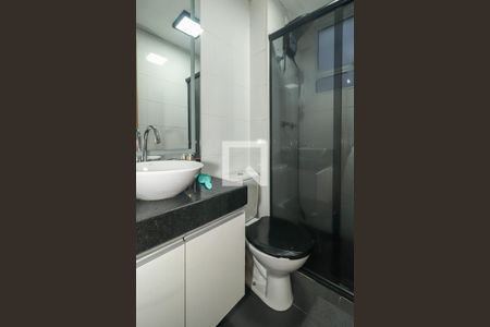 Banheiro de apartamento à venda com 2 quartos, 47m² em Rubem Berta, Porto Alegre