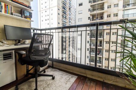 Varanda de apartamento à venda com 2 quartos, 68m² em Jardim Tupanci, Barueri
