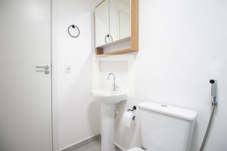 Banheiro de apartamento à venda com 1 quarto, 25m² em Jardim das Acacias, São Paulo