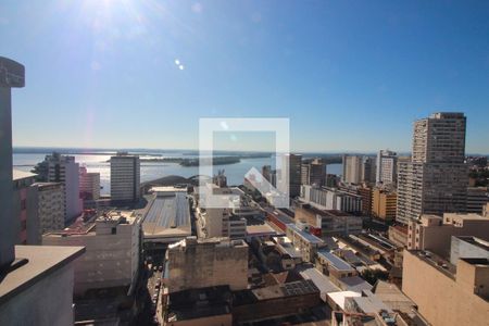 Vista da piscina de kitnet/studio à venda com 1 quarto, 22m² em Centro Histórico, Porto Alegre
