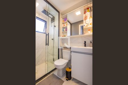 Banheiro de apartamento à venda com 1 quarto, 30m² em Km 18, Osasco