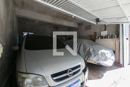 Garagem de casa à venda com 3 quartos, 450m² em Limoeiro, São Paulo