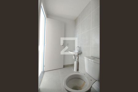 Banheiro Social de apartamento para alugar com 2 quartos, 37m² em Jardim Ipaussurama, Campinas