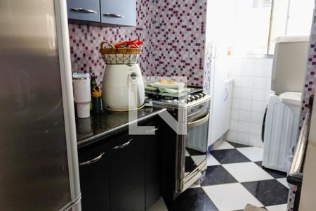 Cozinha de apartamento à venda com 2 quartos, 60m² em Piratininga, Osasco