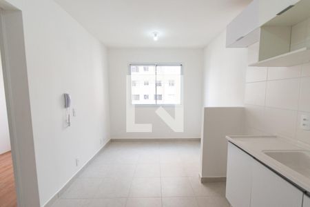 Sala/Cozinha de apartamento à venda com 2 quartos, 33m² em Cambuci, São Paulo