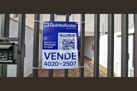 Plaquinha instalada na fachada de apartamento à venda com 2 quartos, 100m² em Vila Pires, Santo André