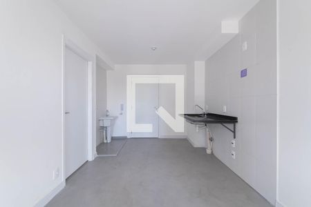 Sala/Cozinha de apartamento à venda com 1 quarto, 27m² em Campo Belo, São Paulo