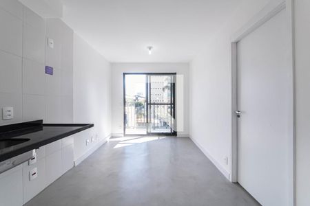 Sala/Cozinha de apartamento à venda com 1 quarto, 27m² em Campo Belo, São Paulo