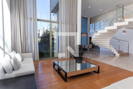 Sala de casa de condomínio à venda com 4 quartos, 570m² em , Nova Lima