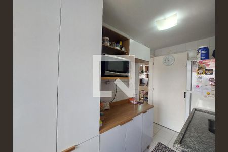 Cozinha de apartamento à venda com 2 quartos, 56m² em Vila Inglesa, São Paulo