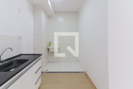 Cozinha e Área de Serviço de apartamento para alugar com 2 quartos, 44m² em Jaguaré, São Paulo