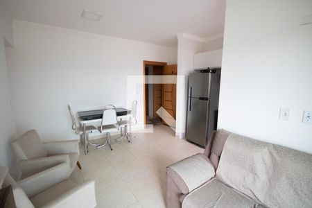 Sala de apartamento para alugar com 2 quartos, 64m² em Guilhermina, Praia Grande