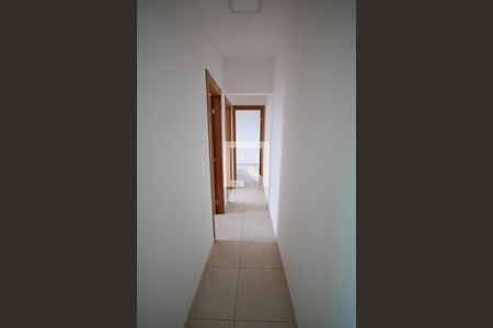 Corredor de apartamento para alugar com 2 quartos, 64m² em Guilhermina, Praia Grande