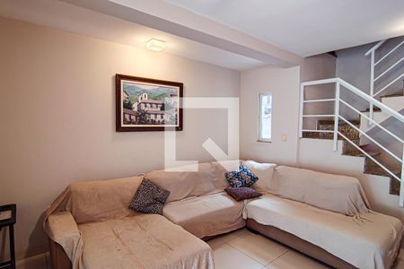 Sala de casa de condomínio à venda com 2 quartos, 134m² em Pechincha, Rio de Janeiro