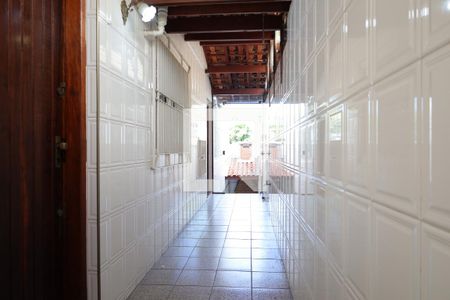 Corredor de casa para alugar com 3 quartos, 250m² em Vila Sao Pedro, São Paulo