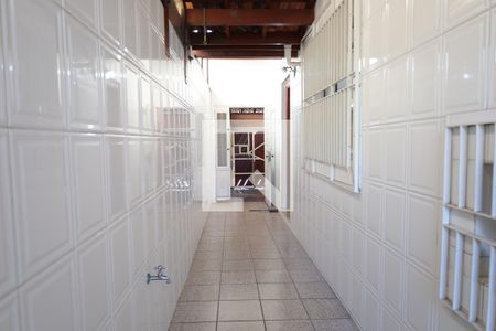 Corredor de casa para alugar com 3 quartos, 250m² em Vila Sao Pedro, São Paulo