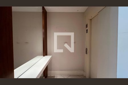 Entrada de apartamento à venda com 3 quartos, 162m² em Jardim Paulista, São Paulo
