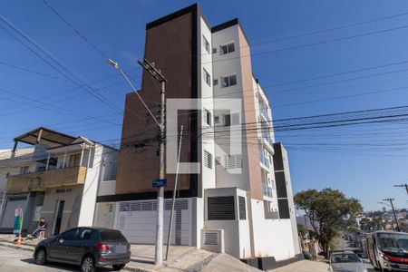 Fachada + Placa de apartamento para alugar com 1 quarto, 40m² em Vila Ré, São Paulo