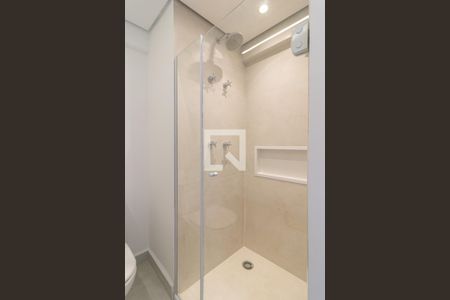 Banheiro de kitnet/studio para alugar com 1 quarto, 19m² em Indianópolis, São Paulo