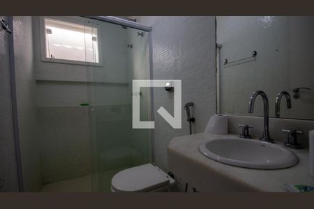 Banheiro da Suíte 5 de casa de condomínio à venda com 5 quartos, 374m² em Barra da Tijuca, Rio de Janeiro