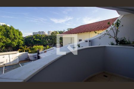 Sacada da Suíte 4 de casa de condomínio à venda com 5 quartos, 374m² em Barra da Tijuca, Rio de Janeiro