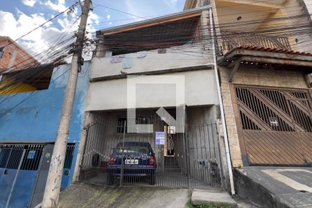 Fachada de casa à venda com 1 quarto, 150m² em Taboão, Guarulhos