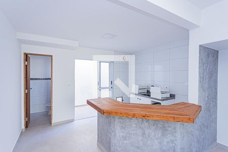 Sala/Cozinha de casa para alugar com 2 quartos, 64m² em Vila Pereira Cerca, São Paulo