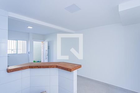 Sala/Cozinha de casa para alugar com 2 quartos, 64m² em Vila Pereira Cerca, São Paulo