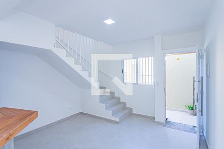 Sala/Cozinha de casa para alugar com 2 quartos, 64m² em Vila Pereira Cerca, São Paulo