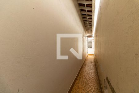 Corredor Lateral de casa à venda com 2 quartos, 197m² em Vila Brasilina, São Paulo