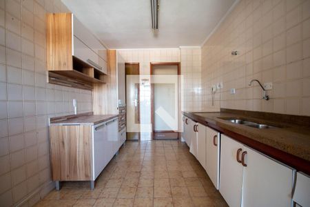 Cozinha de apartamento à venda com 3 quartos, 87m² em Santo Amaro, São Paulo