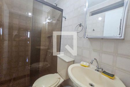 Banheiro de apartamento para alugar com 2 quartos, 130m² em Jardim Las Palmas, Guarujá