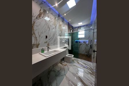 Casa à venda com 4 quartos, 240m² em Cambuci, São Paulo