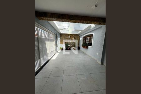 Casa à venda com 4 quartos, 240m² em Cambuci, São Paulo