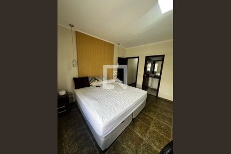 Casa à venda com 4 quartos, 240m² em Cambuci, São Paulo