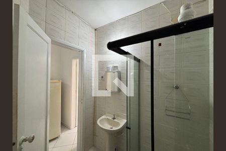 Banheiro social de apartamento à venda com 1 quarto, 27m² em Copacabana, Rio de Janeiro