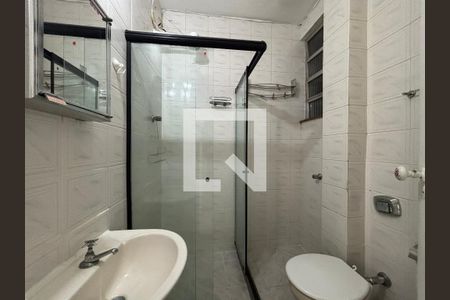 Banheiro social de apartamento à venda com 1 quarto, 27m² em Copacabana, Rio de Janeiro
