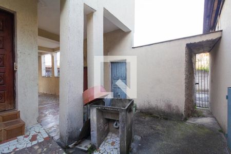 Quintal de casa à venda com 5 quartos, 235m² em Vila Ré, São Paulo