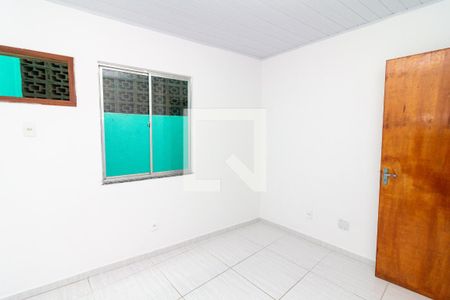 Quarto 2 de casa para alugar com 2 quartos, 52m² em Vila Valqueire, Rio de Janeiro