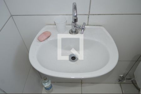 Banheiro de kitnet/studio para alugar com 1 quarto, 43m² em Liberdade, São Paulo