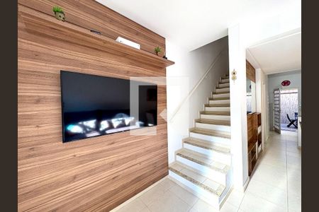 Sala de casa de condomínio à venda com 2 quartos, 74m² em Vila Maringa, Jundiaí