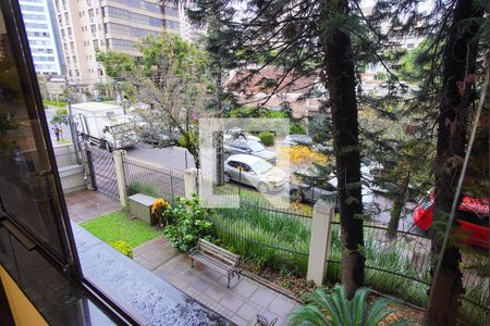 Sala - Vista de apartamento à venda com 3 quartos, 122m² em Auxiliadora, Porto Alegre